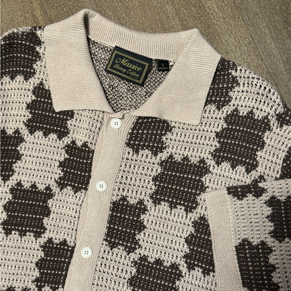Massive Luxury Edition Men’s Crochet Knit Button Down Collard Top Size Large NWT